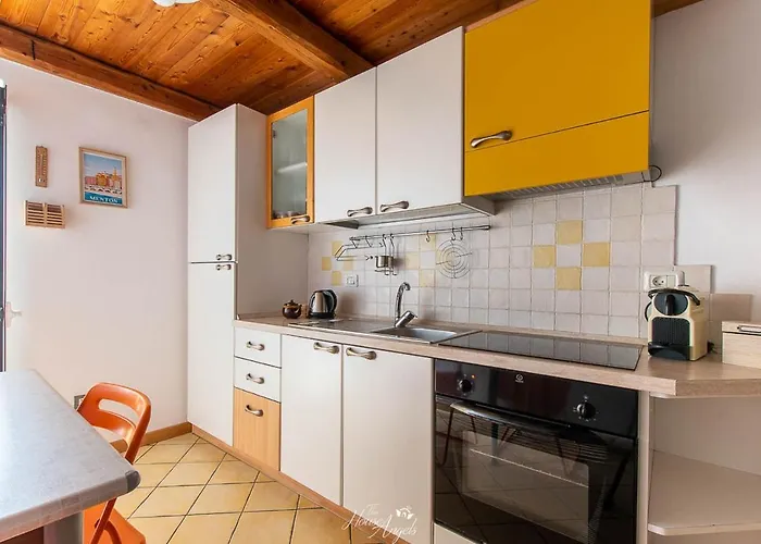 Vista Mare E Comfort In Centro Storico Apartment Menton